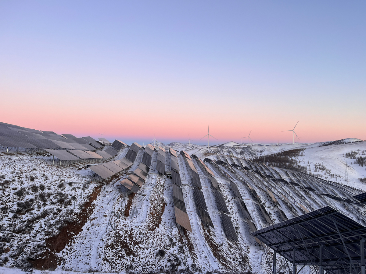 河北運達300MW組串式光伏項目