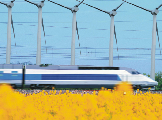 09. 全球首家解決電氣列車穿越造成的三相電壓不平衡難題.png