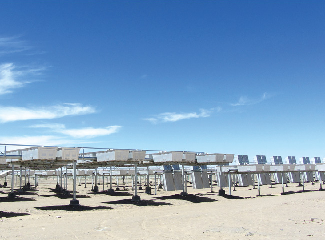 青海神光新能源格爾木50MW聚光光伏電站.jpg