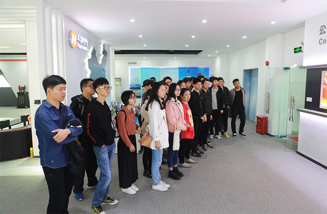 深職院師生一行到禾望總部參觀 (3).jpg