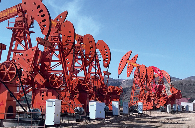1676881905191133zmFy.jpg 油田抽油機(jī)上運(yùn)行穩(wěn)定-內(nèi)容圖.jpg