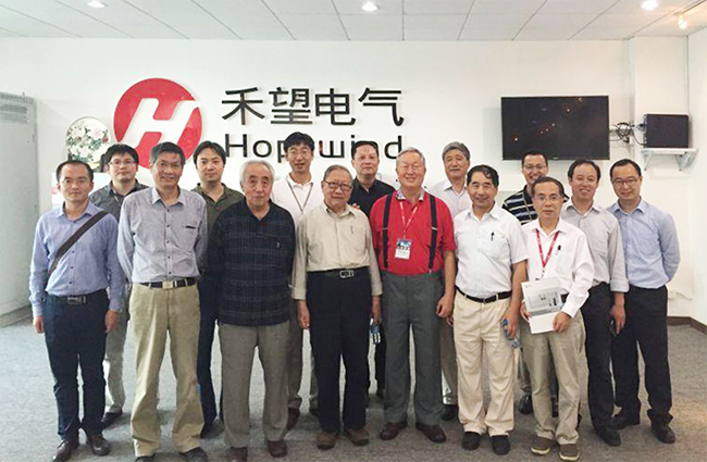 1676883925446227cpJ6.jpg 國內知名電源行業專家到禾望電氣參觀訪問 (1).jpg