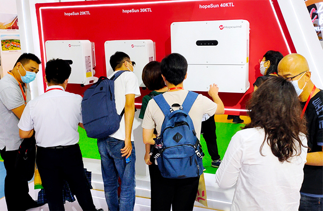 1676893980487166Kvyt.jpg 相約泉城禾望攜組串式系列產品現身濟南光伏展-1.jpg