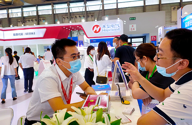 1676894532254352emnx.jpg 實至名歸禾望再獲SNEC十大亮點“兆瓦級翡翠獎”-1.jpg