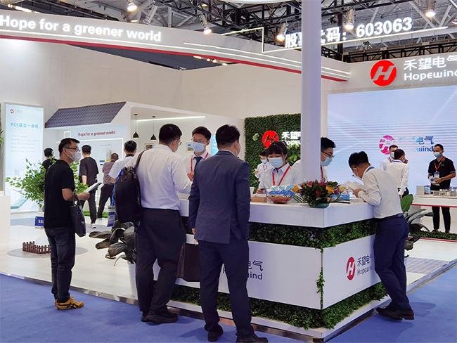1676965916805193ZSaI.jpg 圳撼來襲 禾望電氣攜綠色能源解決方案亮相清潔能源博覽會 (1).jpg