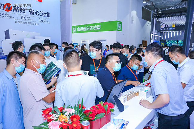 2022濟(jì)南光伏展  禾望2BT26展位實(shí)力吸睛 (1).jpg