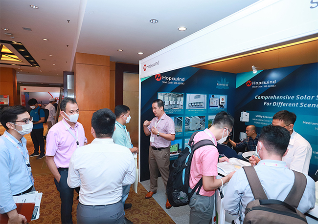 禾望電氣亮相2022越南工商業(yè)光伏峰會 (2).jpg